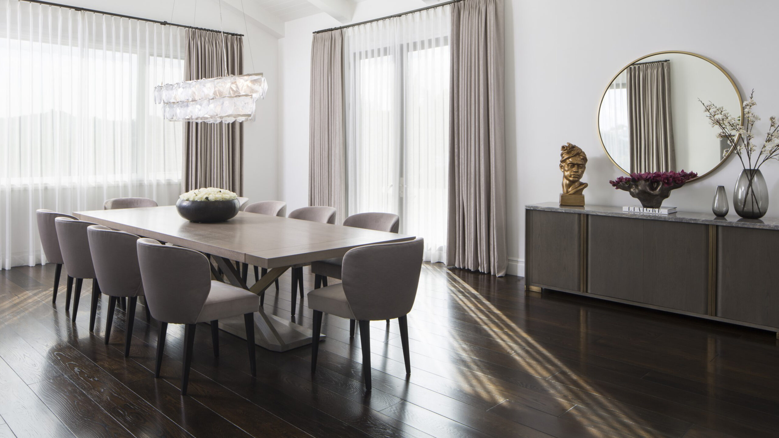 Decorating a Dining Room with Modern Dining Sets