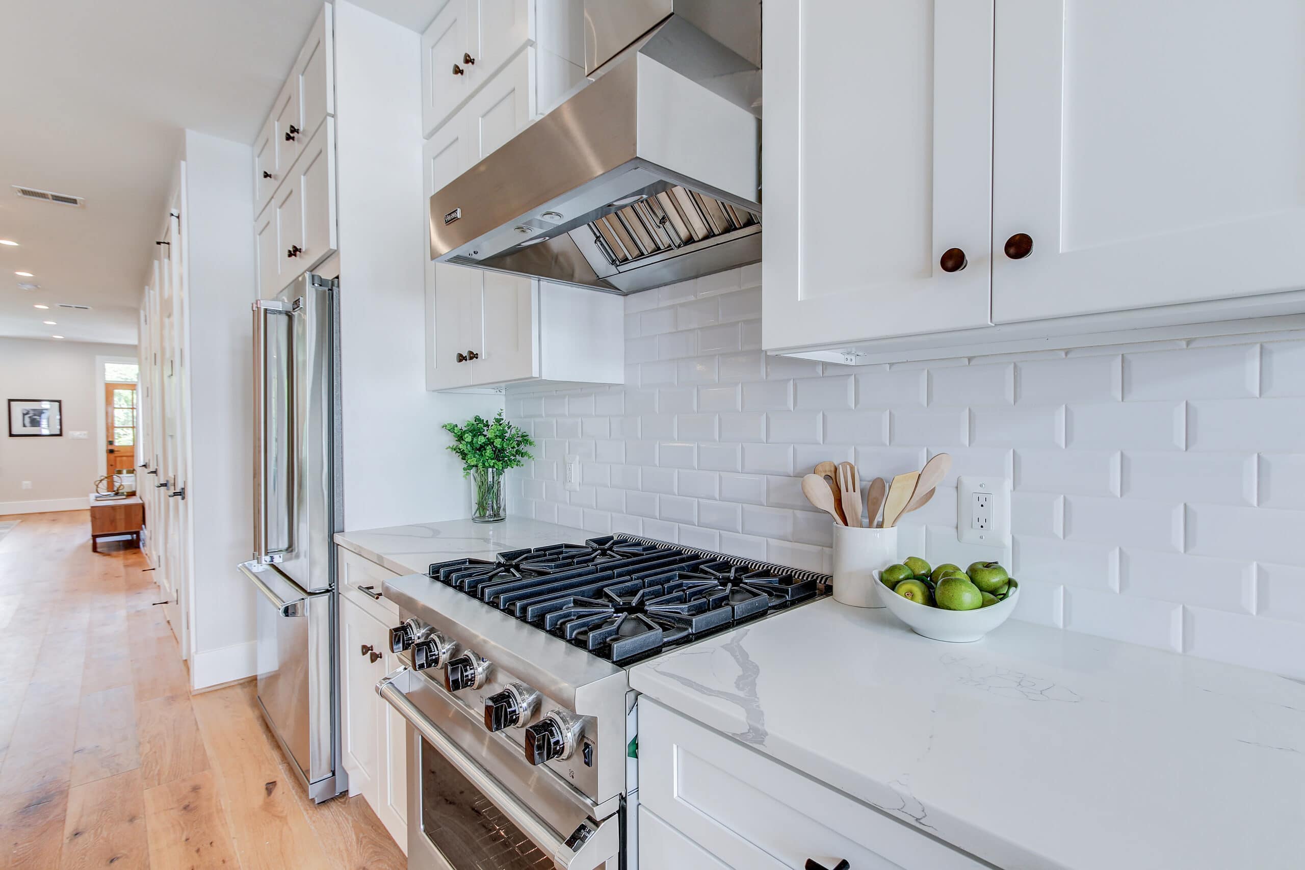 Tips on Choosing the Tile for Your Kitchen Backsplash